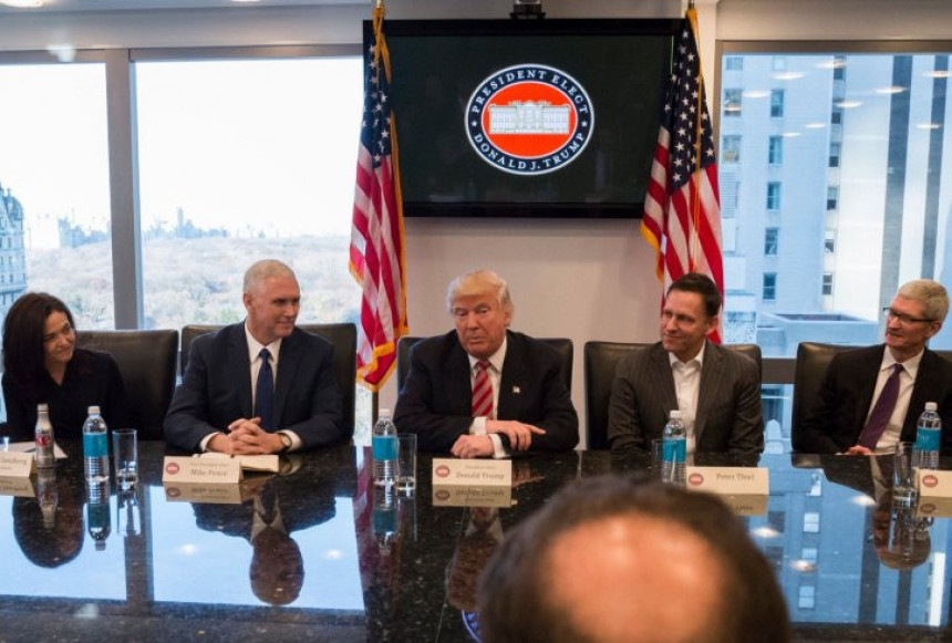 Tramp IT gigantima: Sad ćete me voljeti