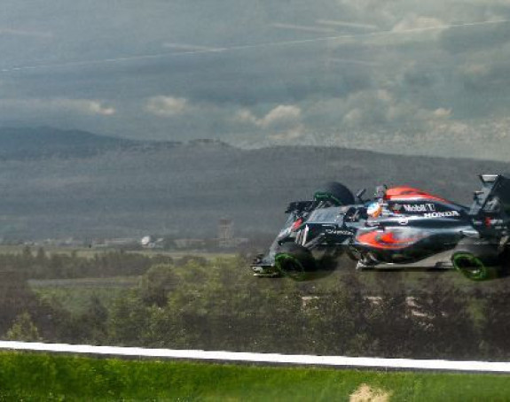 Мекларенова агресија на четири точка...!