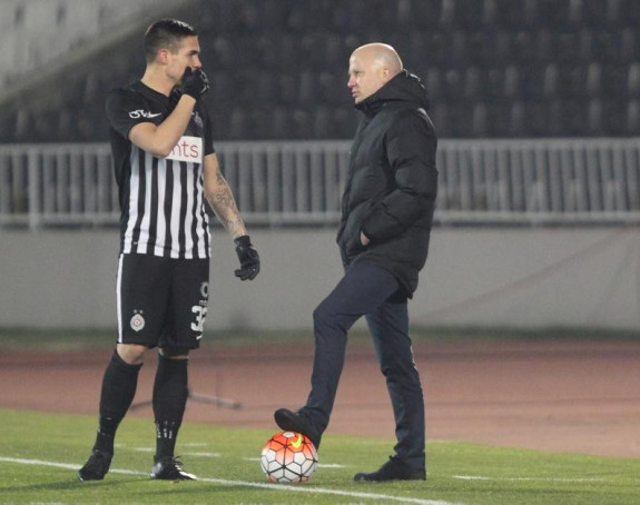 Nikolić: Polako, ljudi, tek je ovo gotovo!