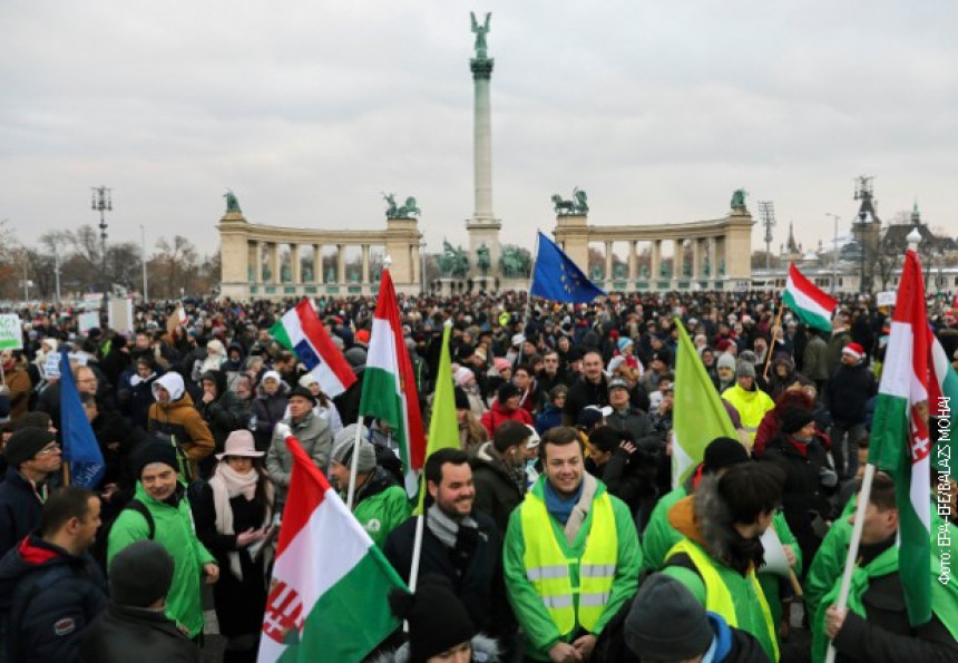 Hiljade građana protiv Orbana