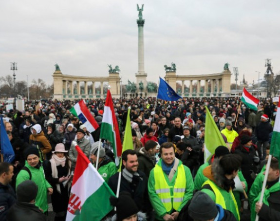 Хиљаде грађана против Орбана