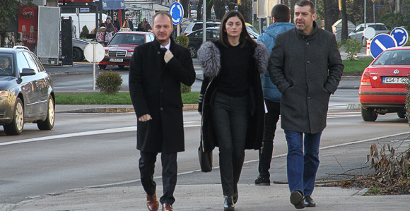 Advokatu Sandiću uručen prekršajni nalog u policiji