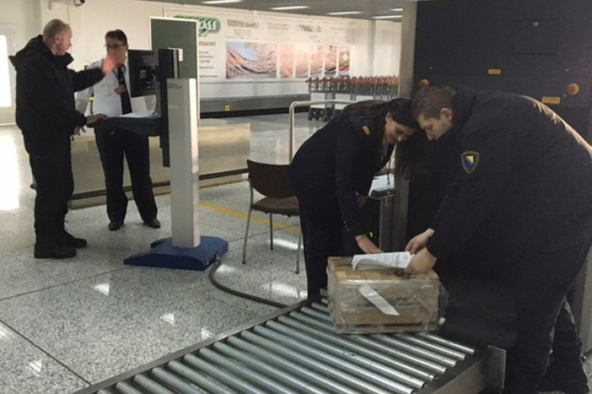 Na Aerodromu oduzeli dron, drogu, telefone