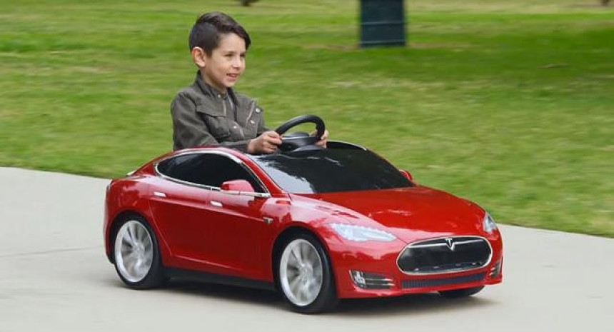 Tesla S za najmlađe
