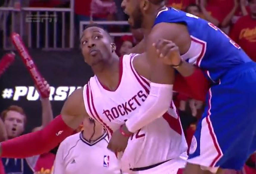 Video - NBA: Pažljivo sa naskakanjem na leđa!