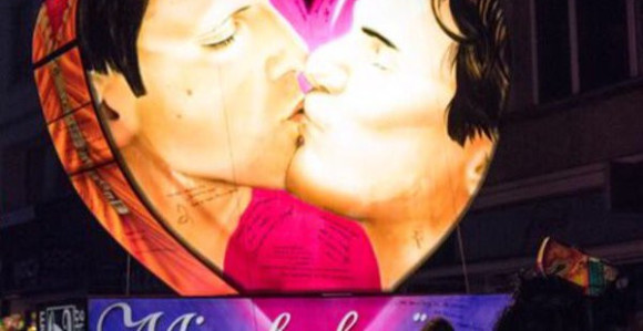 Šokantna fotka iz Bazela! Strasno se ljube Đoković i Federer!