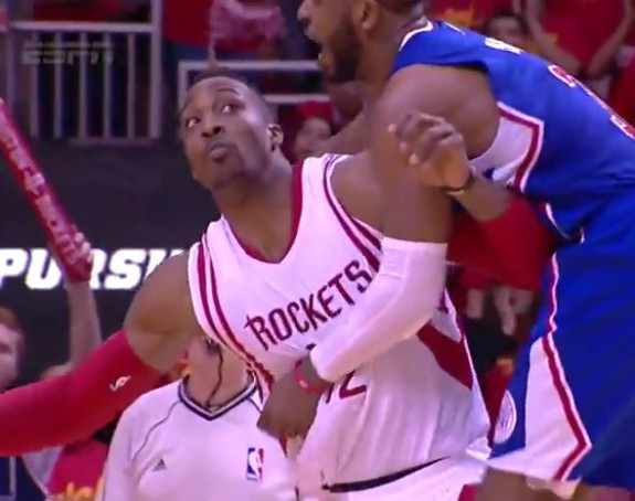 Video - NBA: Pažljivo sa naskakanjem na leđa!