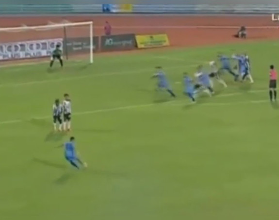 Video - Prkosi fizici: Malezijac postigao gol godine?!