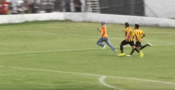 Video: U Argentini se i redari tuku sa igračima!