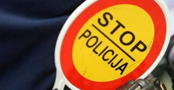 Predstavljao se kao policajac