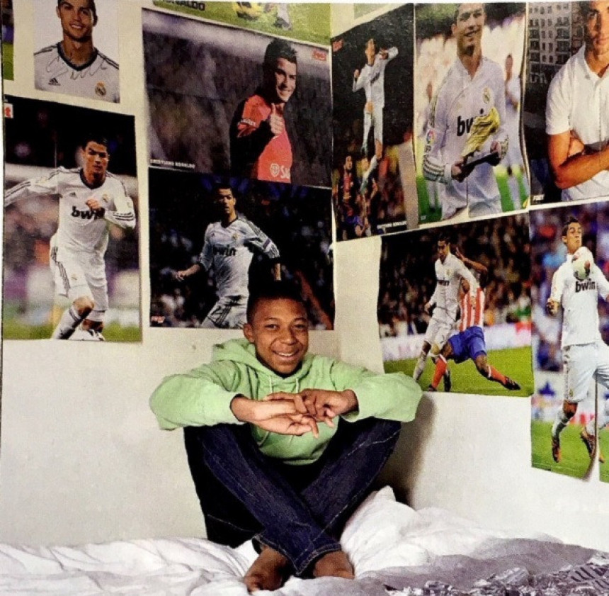 Dosta je lepio Ronaldove postere po sobi, jer sad...!