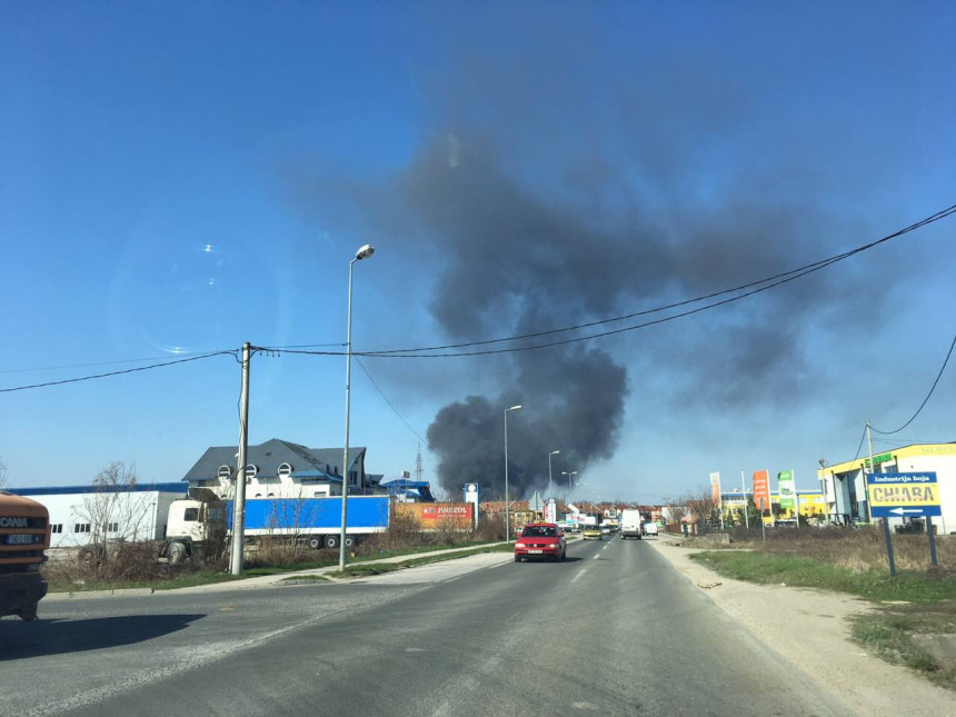 Ugašen požar na otpadu u Brčkom
