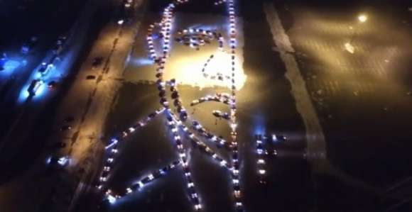 Putinov portret od 300 automobila