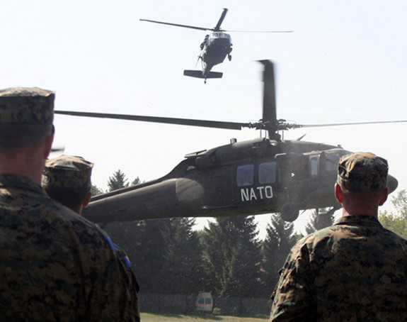 Političke svađe, vojni dogovori