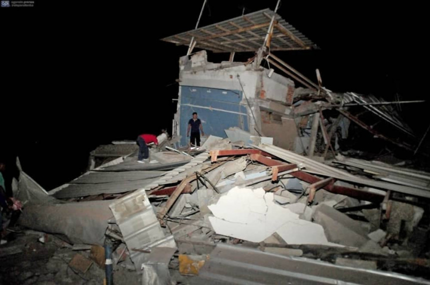 Снажан земљотрес у Еквадору 77 погинуло  