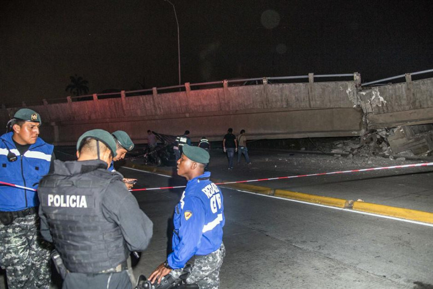 Најмање 233 мртвих у потресу у Еквадору