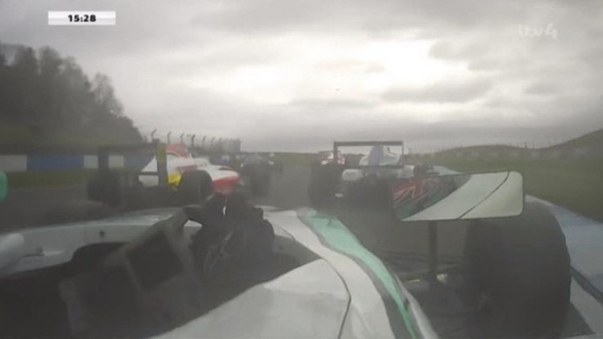 Video - Formula 4: Sudar kakav nije dugo viđen! Jezivo...