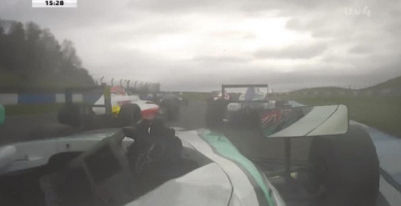 Video - Formula 4: Sudar kakav nije dugo viđen! Jezivo...