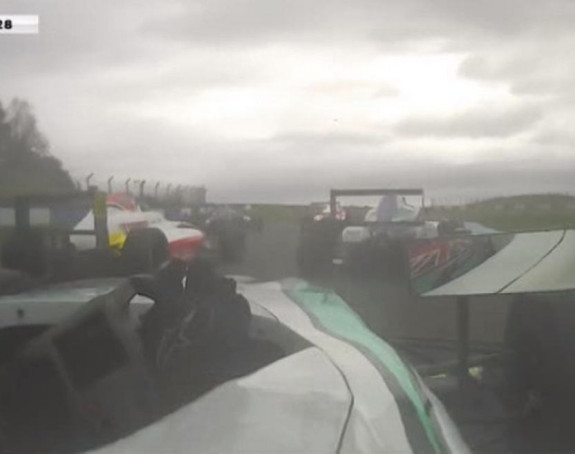 Video - Formula 4: Sudar kakav nije dugo viđen! Jezivo...