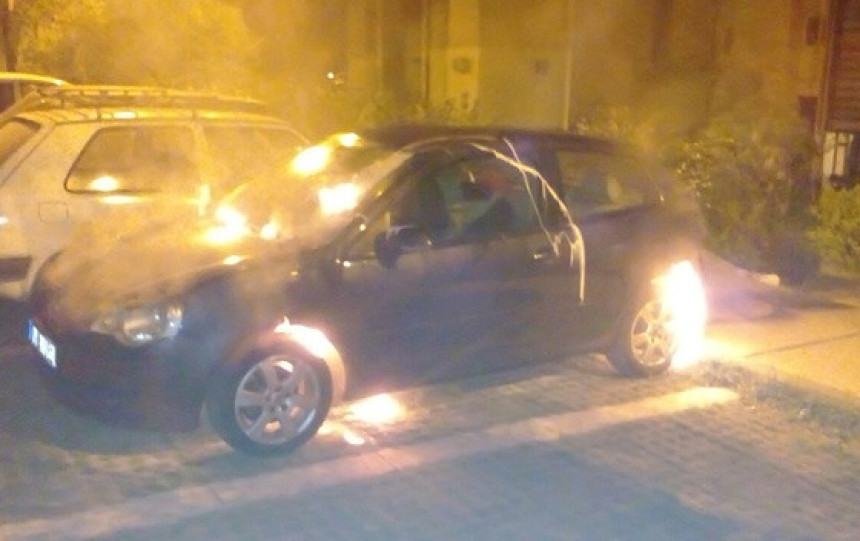 Запаљен аутомобил Подгоричанина 