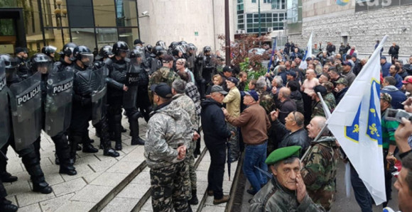 Obračun ispred Parlamenta FBiH