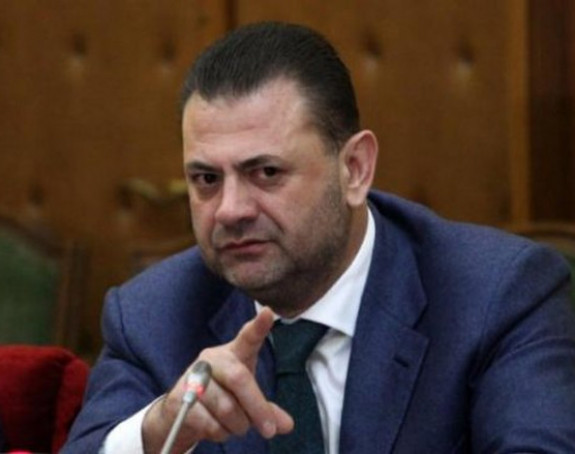 Албански посланик добио санкције