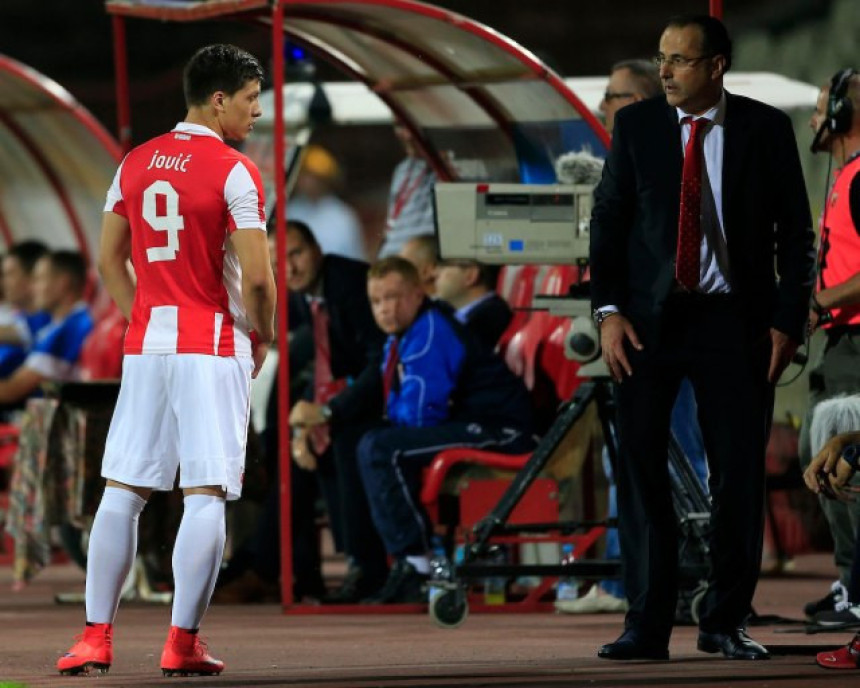 Nazivao ga je debeljkom i pekarom!