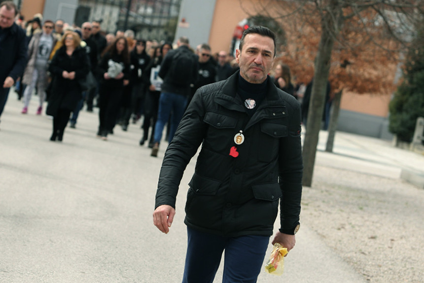 “Ni novih godina, Božića i Vaskrsa“