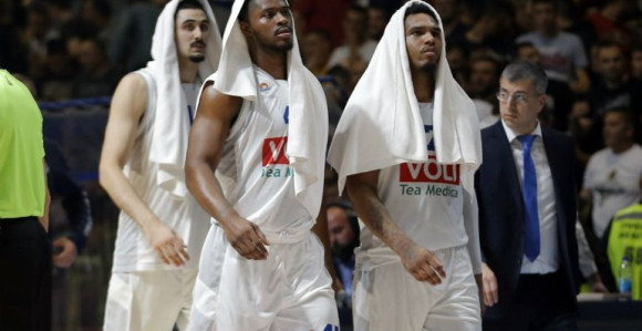 Priča: Sa ovakvim strancima budućnost je nikakva...