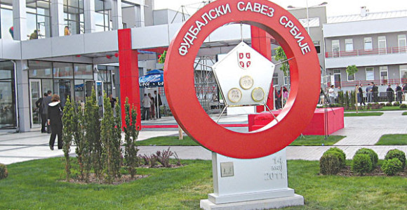 Imućni biznismeni ulaze u FSS sa Kokezom?!