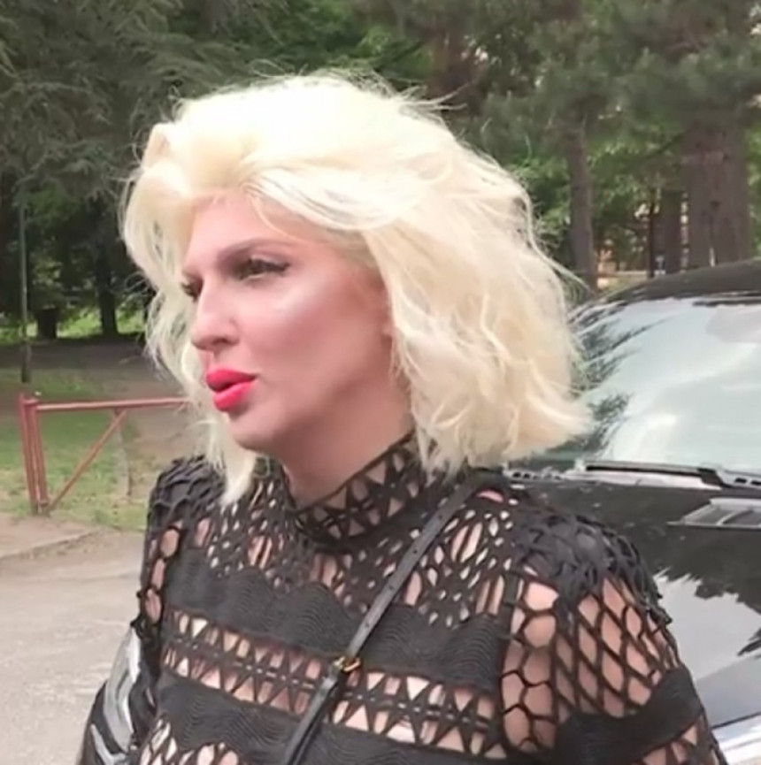 Sumnja da je Duško vara