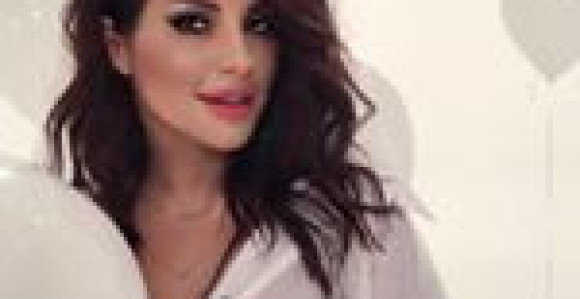 Seka pozirala samo u košulji