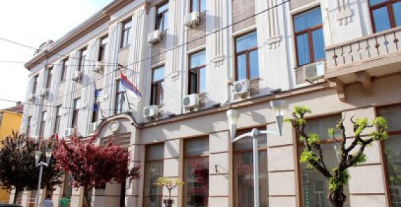  Novca ima za funkcionere 