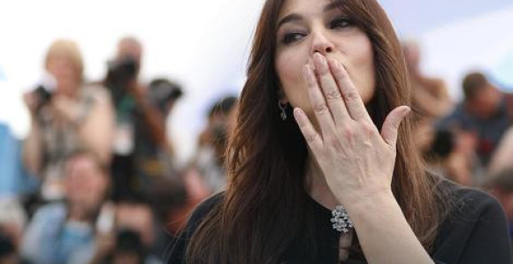 Monika Beluči plijeni ljepotom