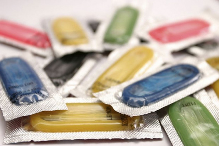 Русија забранила продају кондома