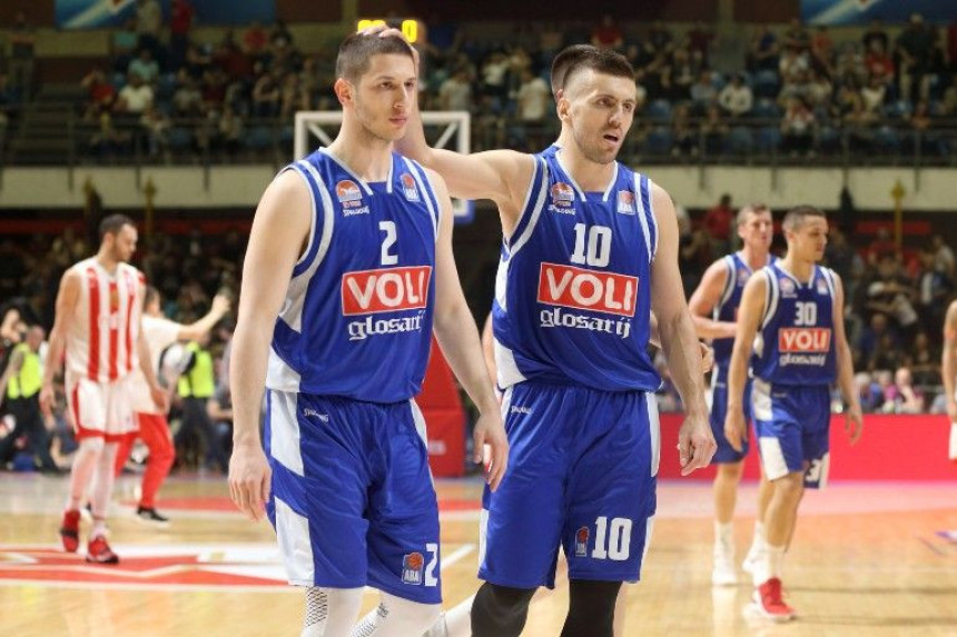 Budućnost tjera Gordića i Ivanovića!