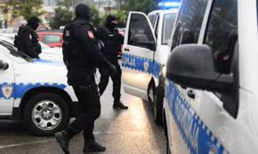 BL: Dvije osobe napale policajce