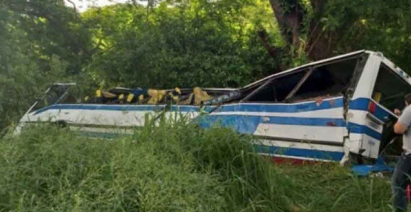 Najmanje 18 osoba poginulo