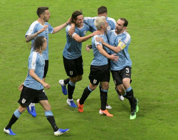 КА: Уругвај из свих оружја! Еквадор прегажен!