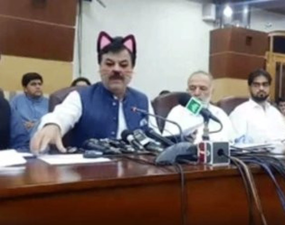 Kad se ministar pretvori u mačku