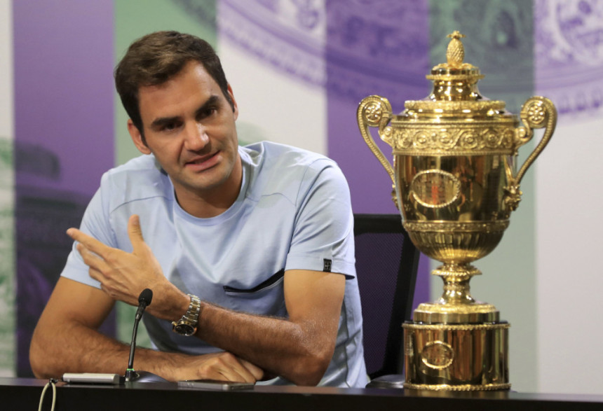 Federer: Mnogo sam popio, zvoni mi u glavi!