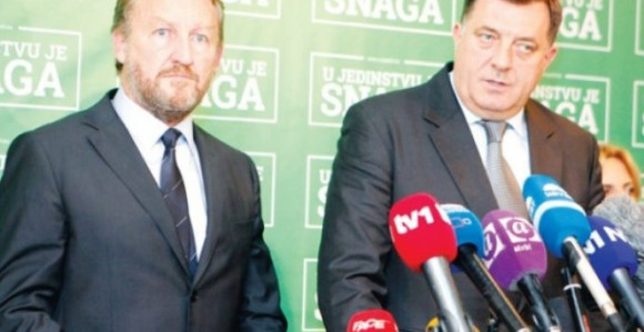 Bakir traži sankcije za Dodika