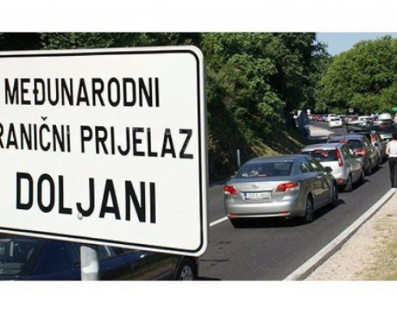 Na prelazima se čeka sat do dva  