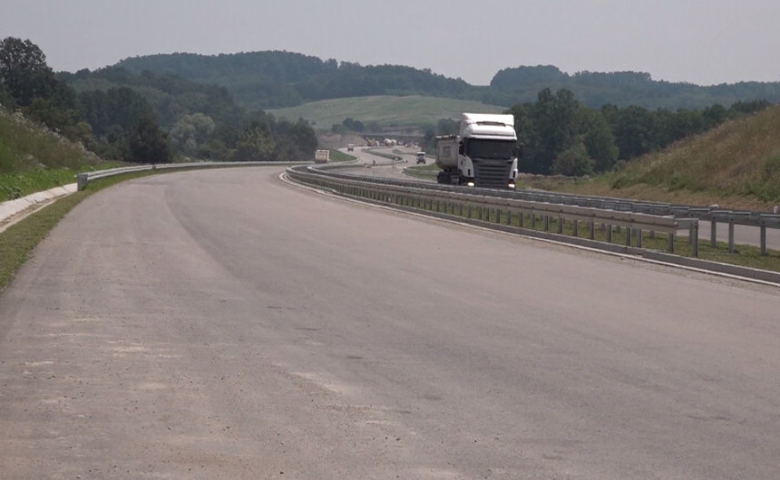 Auto-put novi namet građanima