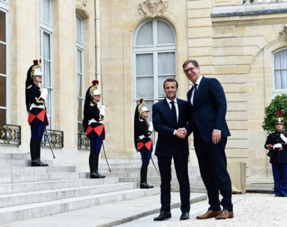 Makron i Vučić počeli razgovore