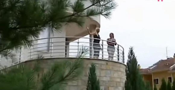 Bačena bomba na Karleušinu vilu 