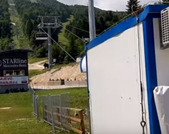 Posjetioci “visili” na žičari