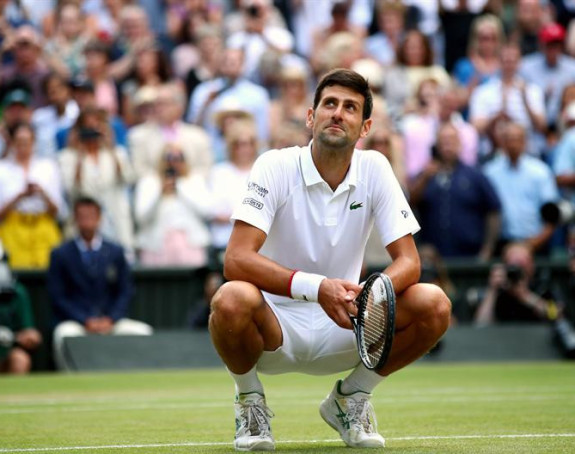 Novak jede travu, Rodžer spontan i magnet za publiku!