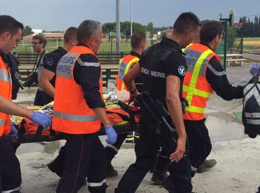Francuska: Voz iskočio iz šina, 60 povrijeđenih