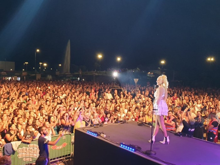Brena na koncert u Trebinje stigla helikopterom